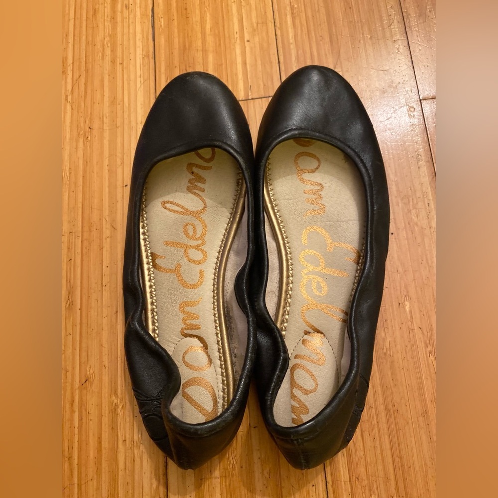 Black leather ballerina flats